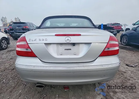 2005 Mercedes-Benz Clk 320 z USA, uszkodzony, nr VIN WDBTK65GX5T044916